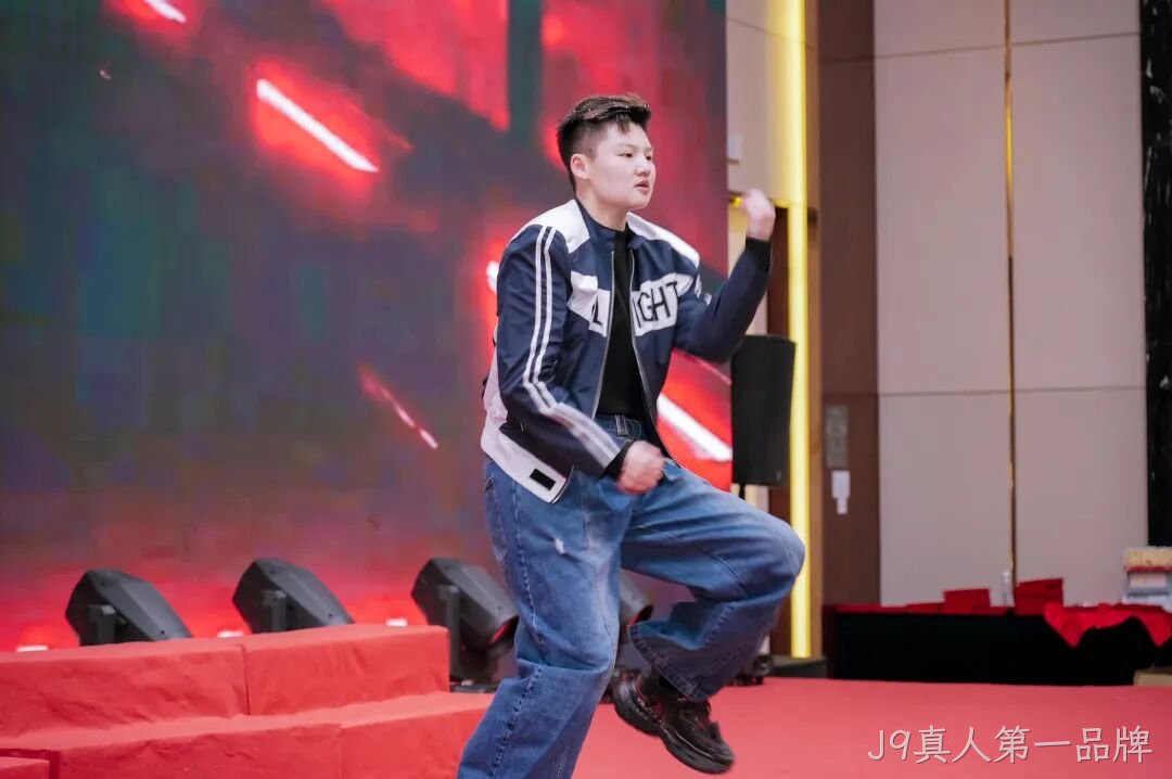芯耀赛场,微力全开——J9真人第一品牌2026新春宴会圆满举